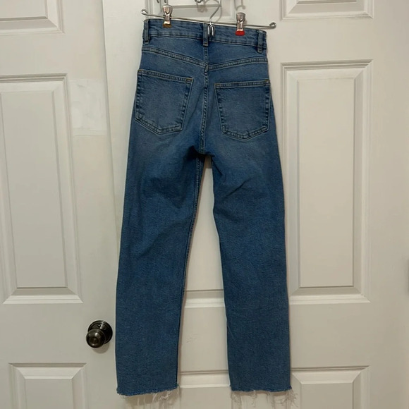Divided high waist blue denim jeans size 2 H&M Straight leg frayed bottom - Picture 4 of 6